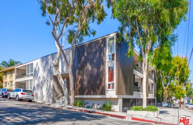 904 Hilldale AVE - 904 Hilldale Avenue, West Hollywood, CA 90069