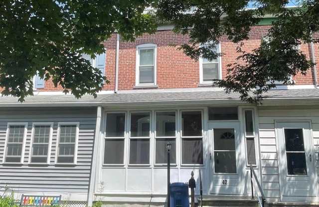 42 3RD AVENUE photos photos