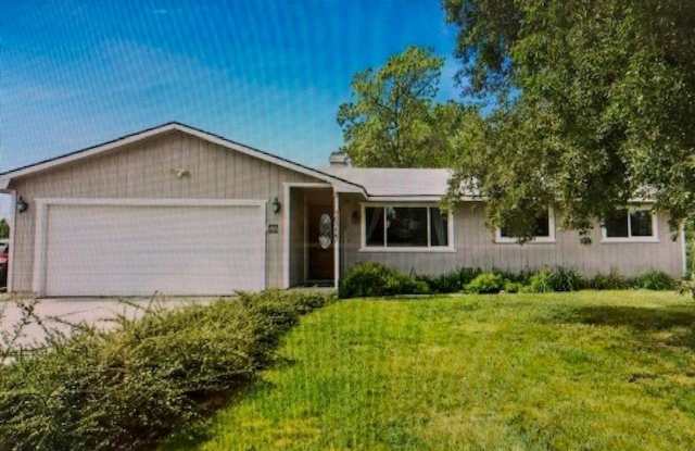Lovely 3 Bed, 2 Bath Home on Cul-de-Sac photos photos