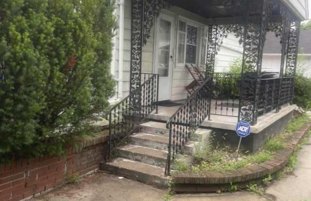 1016 S INDEPENDENCE Avenue Gallery 1