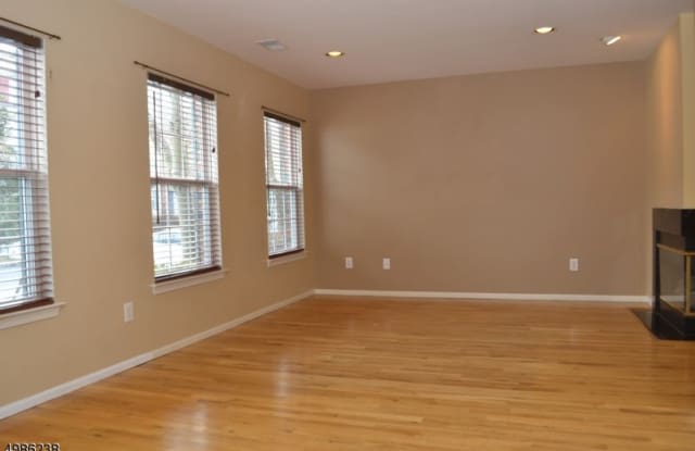 2292 OAKHAM CT Gallery 3