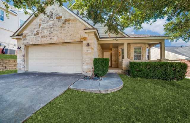 One-Story Live Oak Bridlewood Park home - 13704 Laramie Hill, Live Oak, TX 78233