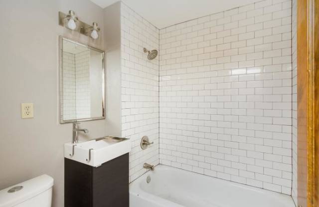607 East 40th Street #1E Gallery 3