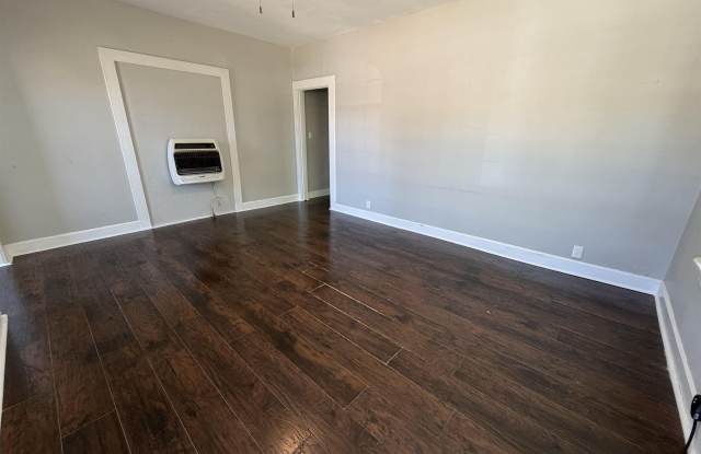 1202 AUSTIN STREET Gallery 3