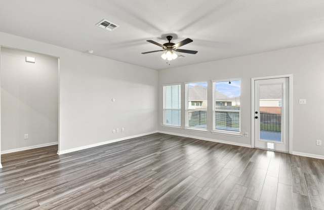 2827 Fox River Drive Gallery 4