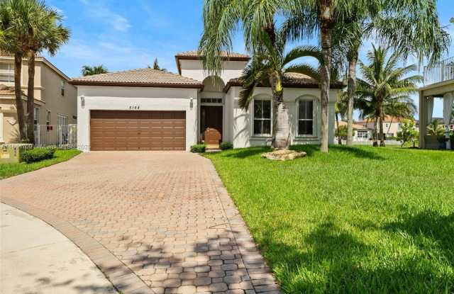 5168 SW 157th Ave photos photos