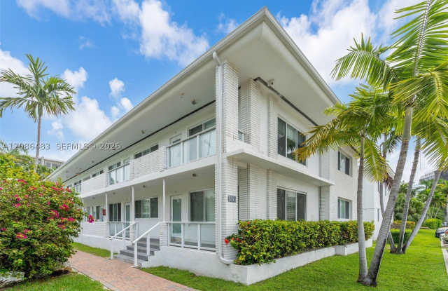 1065 98th St photos photos