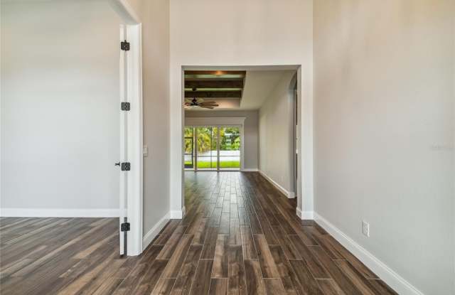 5054 SIESTA Place Gallery 2