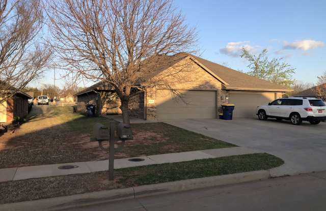 2203 S Devin Lea St - 2203 South Devin Lea Street, Stillwater, OK 74074