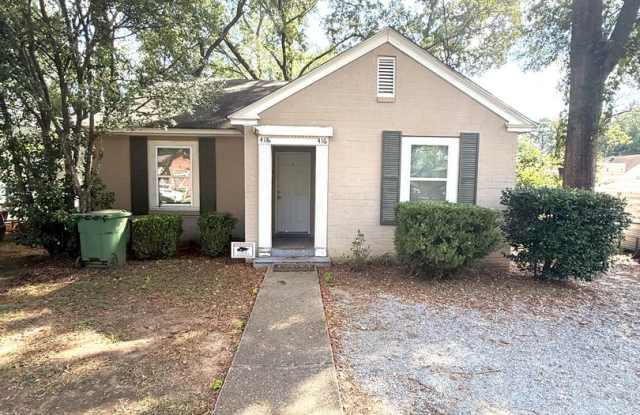 ** 1 Bed 1 Bath located In Capitol Heights ** Call 334-366-9198 to schedule a self showing photos photos
