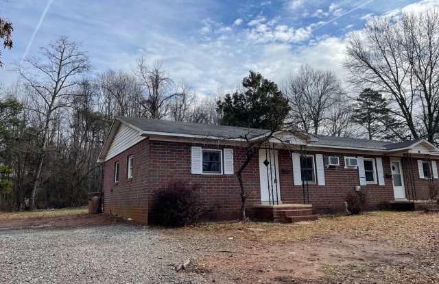 Two Bedroom Duplex in Lincolnton Gallery 2