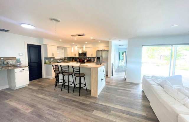 1710 SW 6th Avenue, Pompano Beach, FL 33060 - 1710 Southwest 6th Avenue, Pompano Beach, FL 33060 1710 SW 6th Avenue, Pompano Beach, FL 33060 - 1710 Southwest 6th Avenue, Pompano Beach, FL 33060