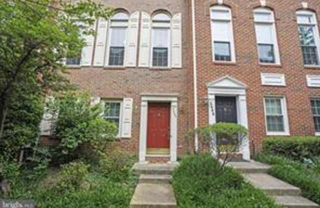 Welcome to Garnett Drive! This stunning 3-bedroom, 2.5-bath, 4-level townhome offers over 1,800 square feet of luxurious living space nestled within the desirable Stonegate Community. photos photos