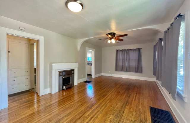 ADORABLE 4 bedroom standalone home - AVAILABLE NOW! photos photos