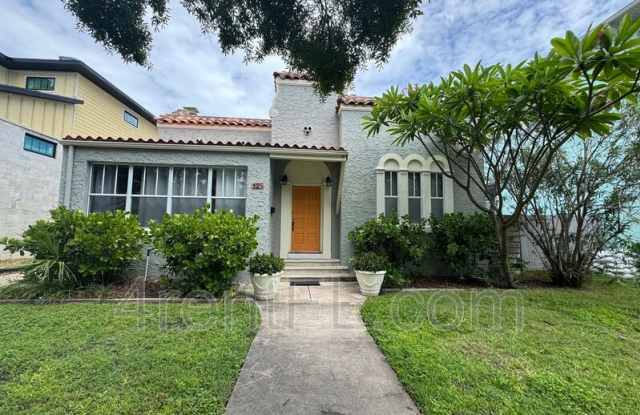 125 Adalia Avenue - 125 Adalia Avenue, Tampa, FL 33606 125 Adalia Avenue - 125 Adalia Avenue, Tampa, FL 33606