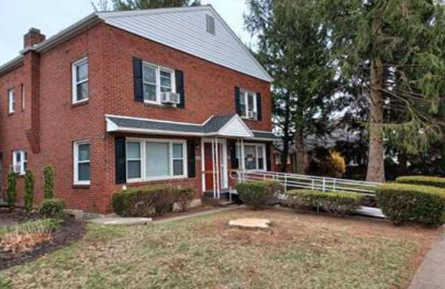 227 W. Areba Avenue - Apt. B photos photos