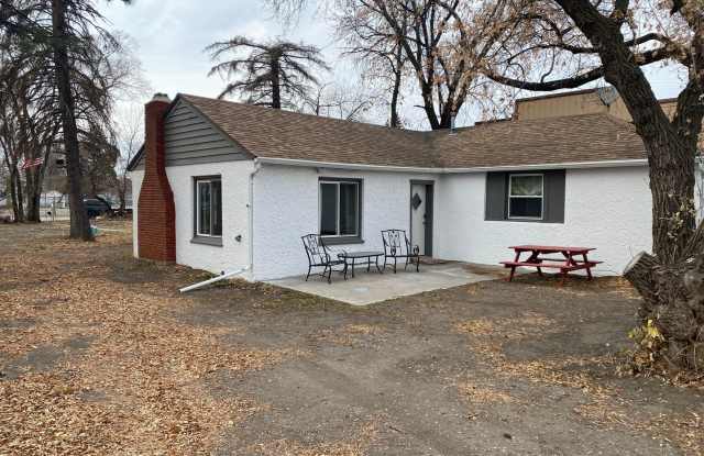 312 2nd Ave NW, Jamestownm, ND 58401 photos photos