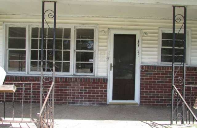 307 1/2 Manning Avenue photos photos