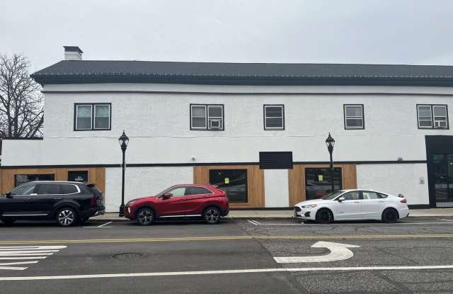 10 E Jefferson Avenue - 10 East Jefferson Avenue, Naperville, IL 60540 10 E Jefferson Avenue - 10 East Jefferson Avenue, Naperville, IL 60540