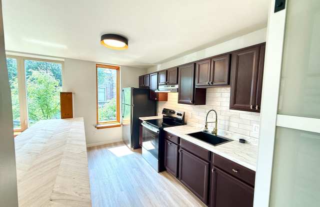 2BD/2BA Stylish Condo/Furnished or no furnished/Short OR Long term - 230 College Street, Burlington, VT 05401