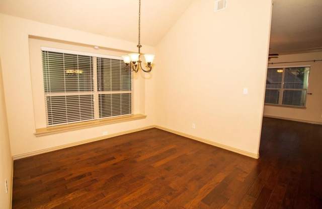 4417 Moonlight Drive Gallery 3