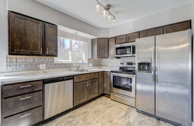 Renovated Pet Friendly House photos photos