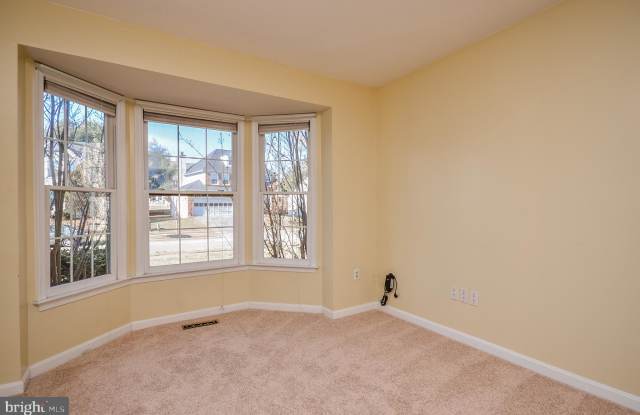 6815 LANDON COURT Gallery 2