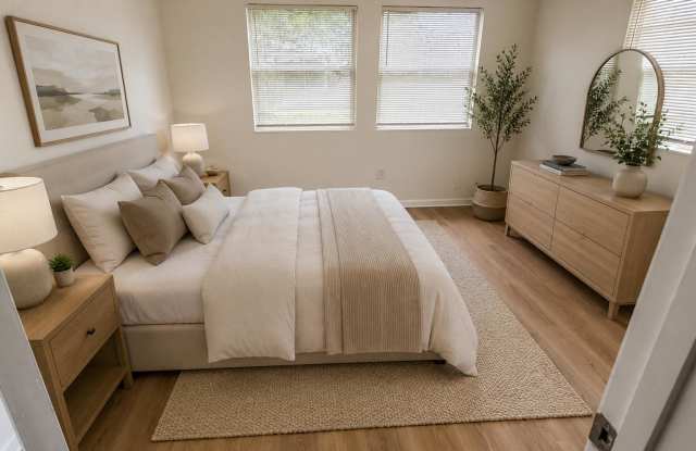 PRICE REDUCED- 2 Bed/1 Bath AVAILABLE NOW! Gallery 3