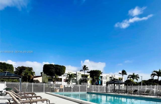 10785 SW 108th Ave photos photos