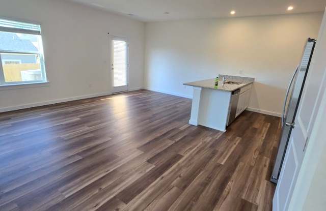 4Bedroom 2.5Bathroom Townhouse! photos photos