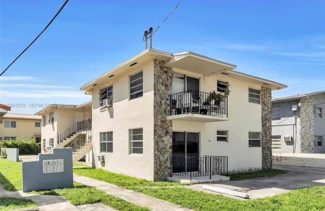 644 SW 10th St photos photos