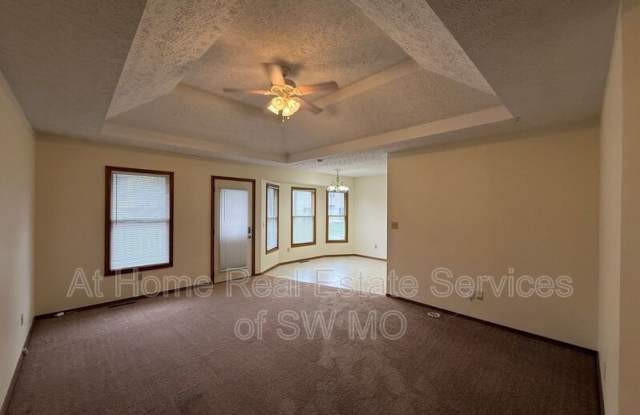 4124 S Franklin Gallery 2