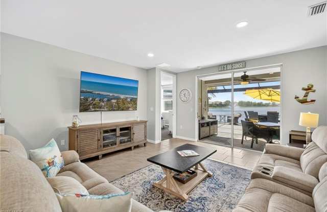 14582 Edgewater Cir photos photos