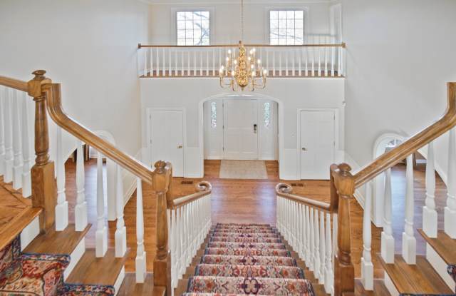 210 Saint Michael Court Gallery 2