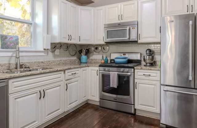 7626 N Greenview Ave photos photos