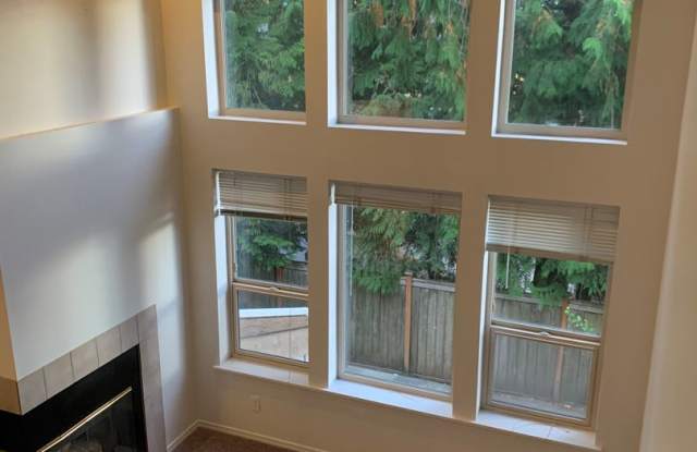 3 Bedroom Townhome in a desirable Silverdale Location - 4701 Northwest Walgren Drive, Silverdale, WA 98383