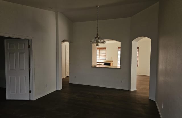10809 W EDGEMONT Avenue Gallery 3