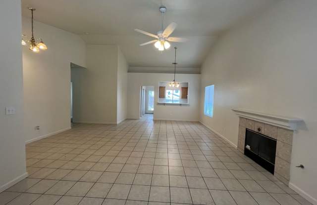 4 bedroom, 2 bath Home For Rent! Gallery 2