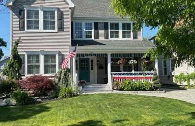 512 Sussex Avenue photos photos