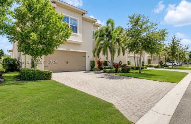 4729 Greenway Dr Gallery 2