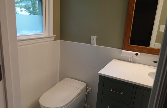 1002 Southeast Antietam Road Gallery 4