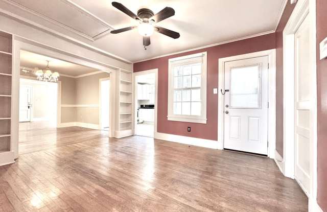 Holiday Move In Special! - Unique 3 Bedroom Home Located Across from Webb Park - 1711 Marshall Drive, Baton Rouge, LA 70808