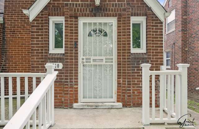 $1325 3 bedroom bungalow Gallery 3
