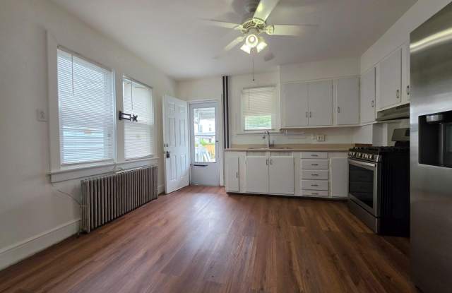921 REVERE Avenue Gallery 4