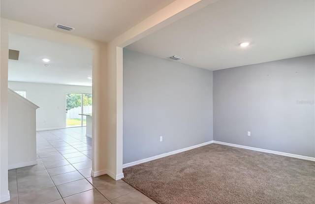 7737 ROSEWOOD GARDEN Loop Gallery 4