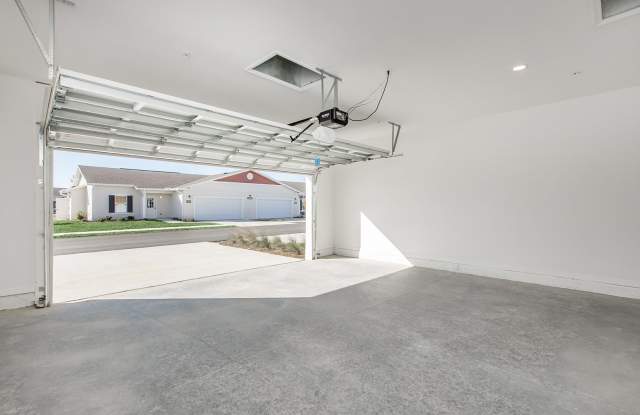 Summer Pointe Village Gallery 4