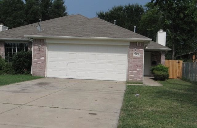 1014 Holly Street - 1014 Holly Street, Irving, TX 75061