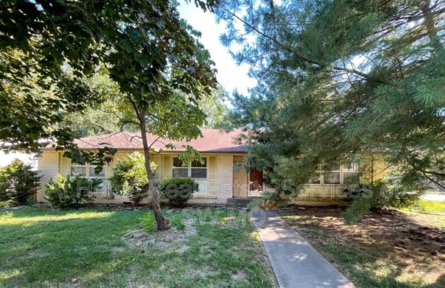 1236 E Woodland photos photos