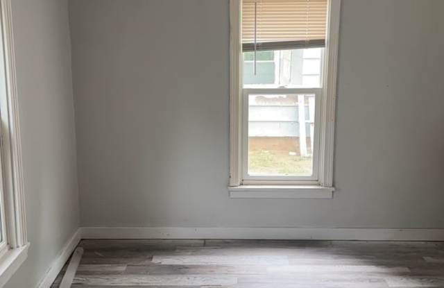 Halloween Treat: Sign your lease by Oct 31 and enjoy $100 off your deposit. Gallery 4