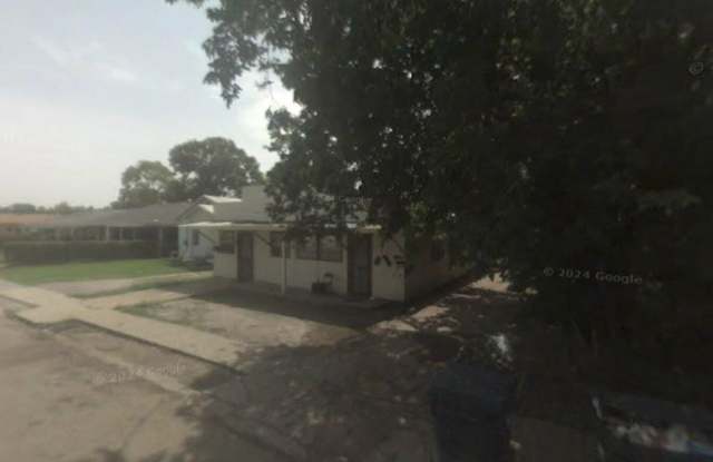 921C S. Theater St. photos photos